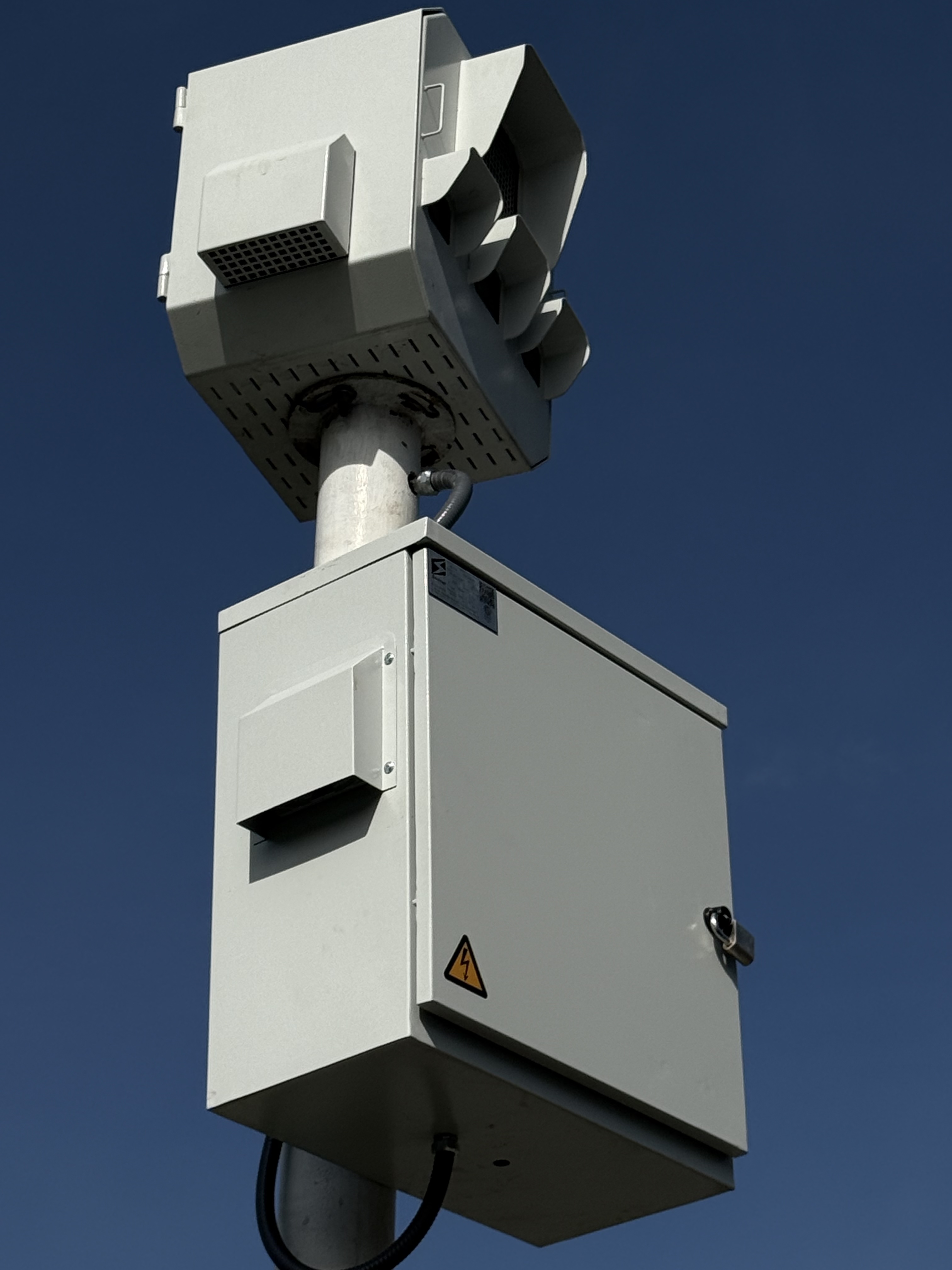 Cabina y poste del sistema Flicker