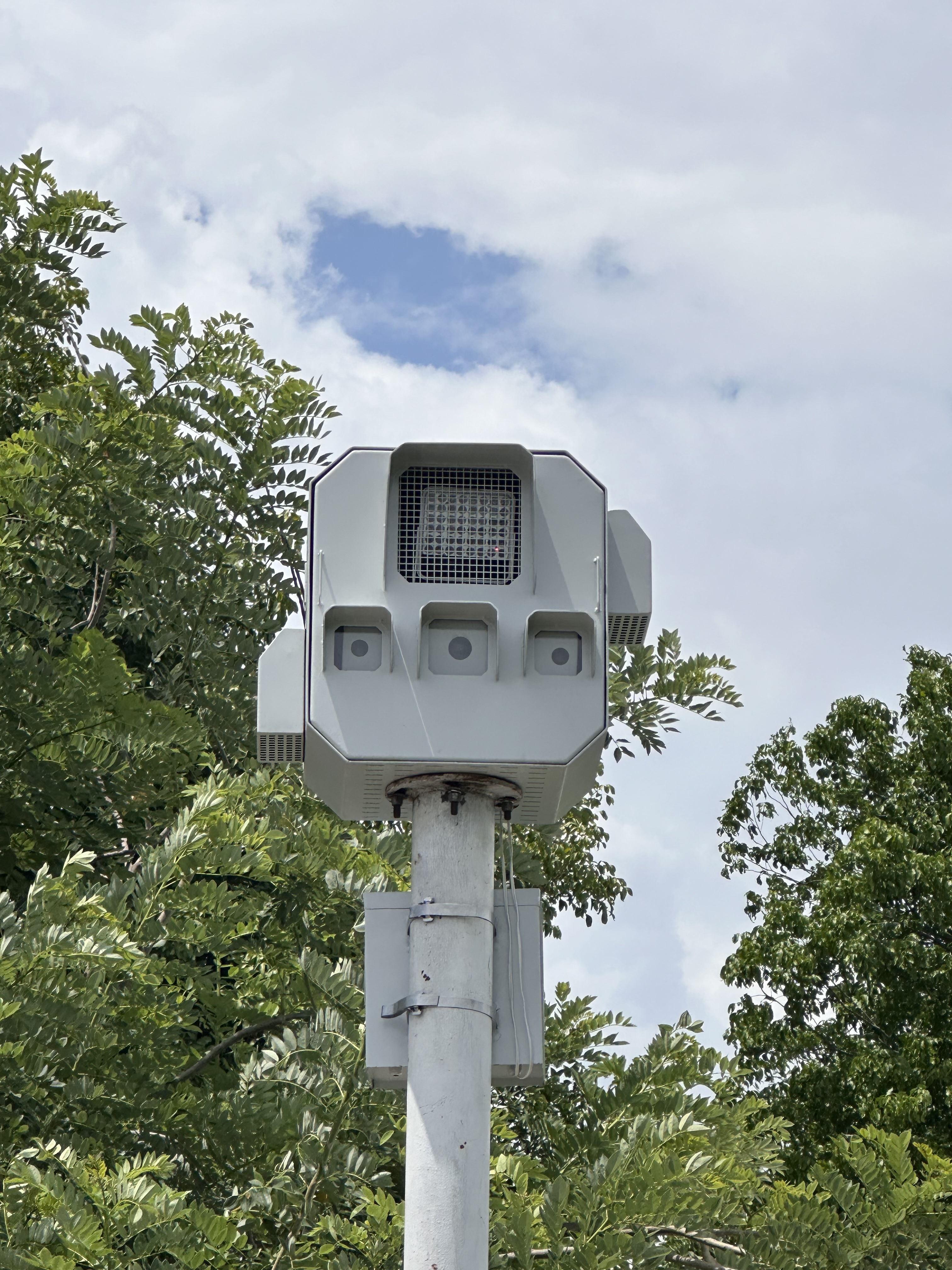 Detalle frontal adicional del sistema